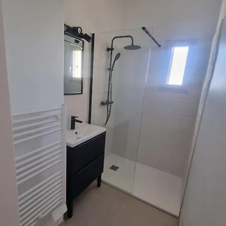 : 2 Au Bord Des Falaises * Agde