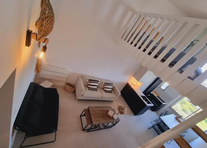 : 2 Au Bord Des Falaises * Агд