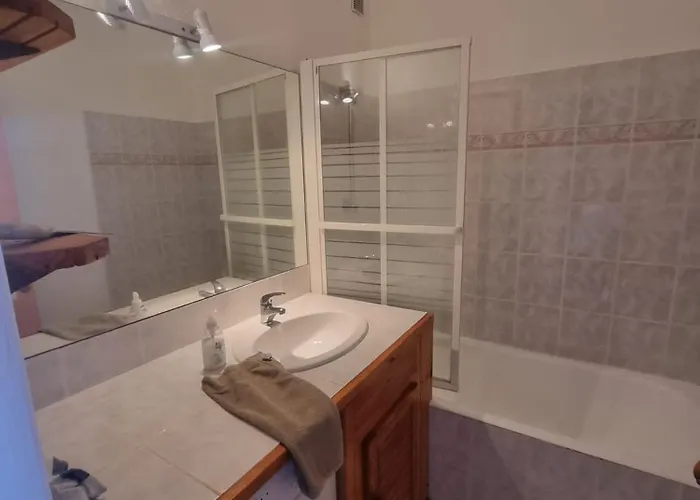 : 2 Au Bord Des Falaises Агд